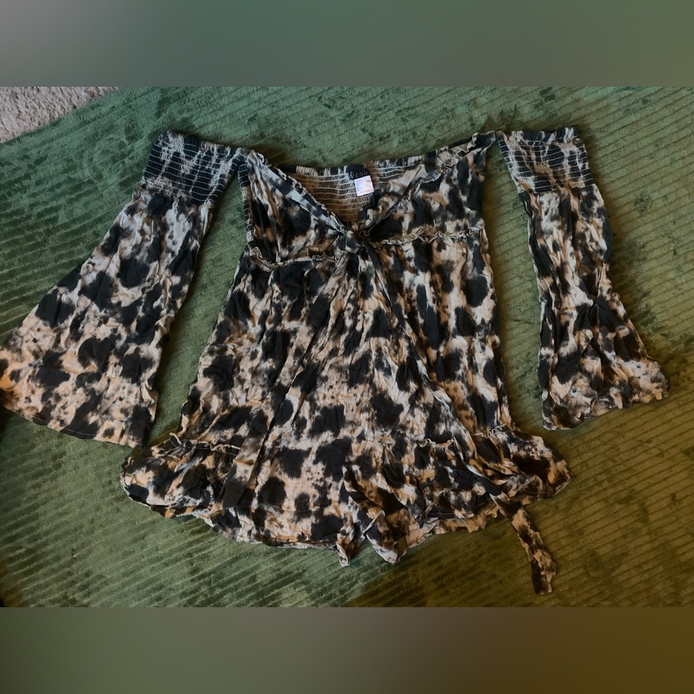 New romper, never worn. Black and gray/white tie dye.